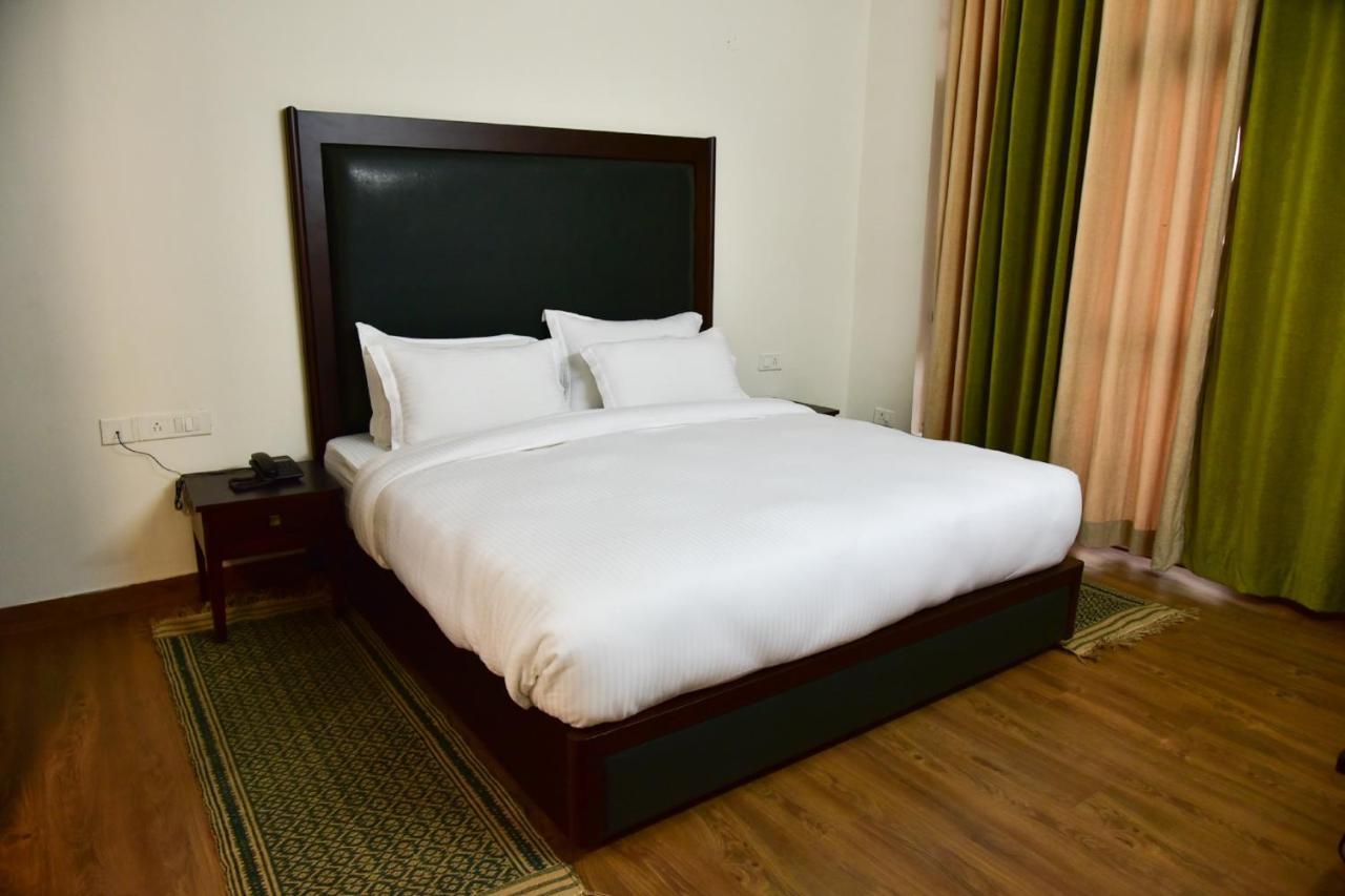 Spangle Heights Shimla, Suites And Residences Экстерьер фото